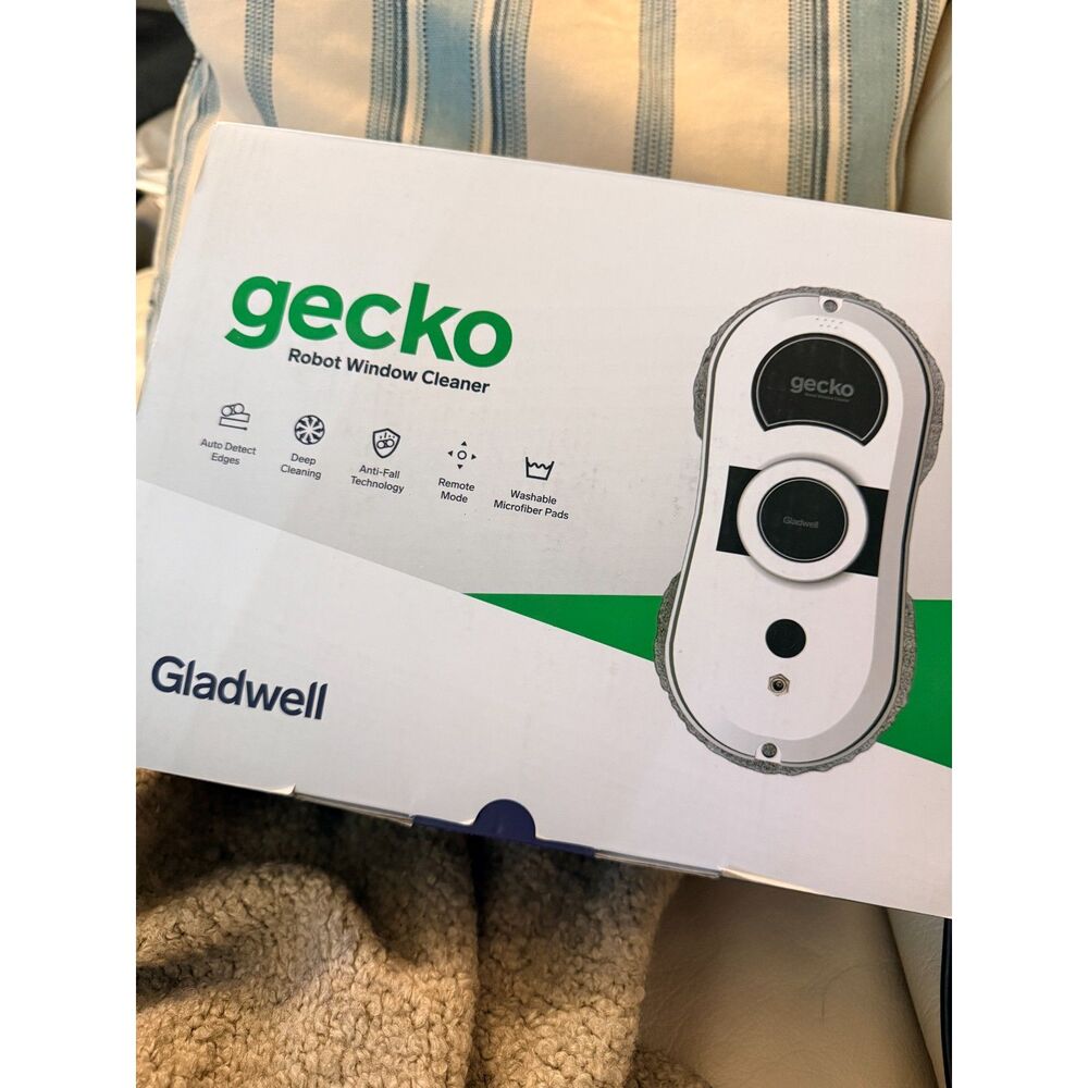 NIB Gecko Robot Window Cleaner from Gladwell